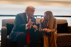 Mỹ-Ý căng thẳng chuyện ‘chụp ảnh’ giữa ông Trump và bà Meloni