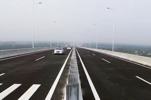 Thông 20 km đường cao tốc TP.HCM - Long Thành