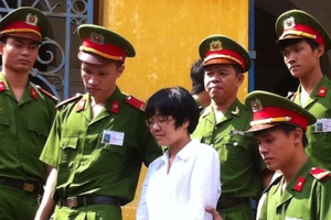 Yêu cầu VietinBank phải chịu trách nhiệm dân sự