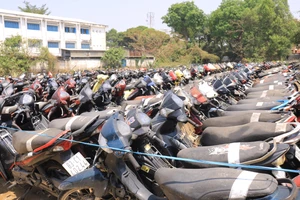 TP Thủ Đức: Nhiều bãi xe tang vật quá tải