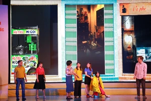 Khối thi đua số 5-UBND TP.HCM lọt vào vòng chung kết nhờ tiểu phẩm "Hẻm nhỏ - Chuyện lớn"