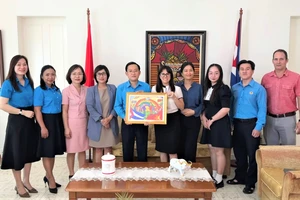 Liên đoàn Lao động thăm Tổng lãnh sự quán Cuba tại TP.HCM