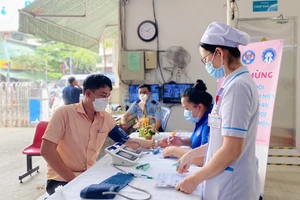 Tư vấn, thăm khám sức khỏe tiền hôn nhân miễn phí tại BV Hùng Vương