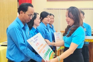 4.000 phần quà chăm lo cho công nhân khó khăn dịp Tết 2024