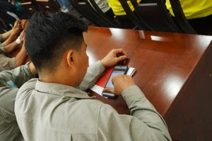 Mua sắm online, công nhân được giao hàng Tết về quê miễn phí