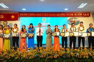 TP.HCM: Tuyên dương 76 gương đảng viên tiêu biểu