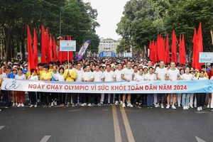 Gần 5.000 người tại TP.HCM tham gia Ngày chạy Olympic 