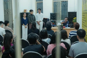 Người thầy âm thầm dạy diễn xuất miễn phí cho hàng trăm người suốt 7 năm 