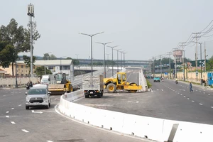 Diện mạo đường Trần Quốc Hoàn nối sân bay Tân Sơn Nhất trước ngày thông xe 