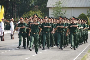 Cán bộ, chiến sĩ khối cơ quan Quân khu 7 ra quân huấn luyện năm 2025