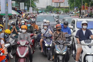 Đề xuất lùi thời gian hạn chế xe xăng vào trung tâm TP.HCM 