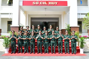 Đại tướng Nguyễn Trọng Nghĩa thăm, làm việc tại Trung đoàn 10