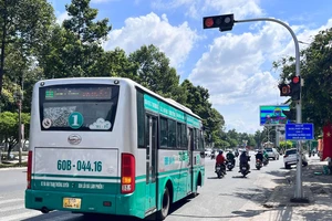 Trẻ em dưới 4 tuổi phải ngồi ghế chuyên dụng khi đi ô tô