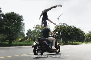 Đại diện hãng xe điện lên tiếng về clip Quốc Cơ - Quốc Nghiệp vừa chạy xe vừa chồng đầu