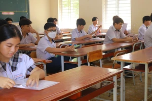 Giao quyền chọn sách giáo khoa cho trường: Sáng tạo hay bất cập?