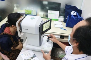 Sử dụng mống mắt khi thu thập dữ liệu có an toàn cho mắt?