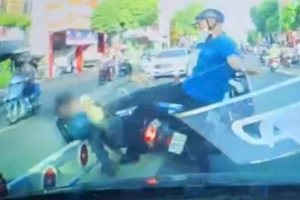 Từ vụ nam thanh niên đánh người sau va quẹt giao thông ở quận 4: Võ sư chỉ cách tự vệ khi bị tấn công