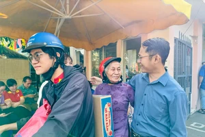 Xuân nghĩa tình: Mang Xuân đến từng ngõ, từng nhà