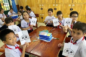 Đề xuất tăng mức hỗ trợ BHYT học sinh: Phụ huynh vui mừng!