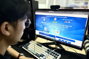 Nhiều giải thưởng hấp dẫn khi tham gia cuộc thi tìm hiểu pháp luật về bầu cử trên Pháp Luật TP.HCM