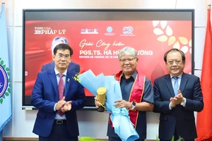 Nguyên Bộ trưởng Tư pháp Hà Hùng Cường: Nghề luật thầm lặng nhưng rất quan trọng