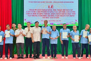 TP.HCM: Xúc động khoảnh khắc 'trả lại tên' cho những phận đời bị lãng quên