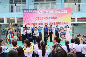 Rộn vang 'Sắc màu tuổi thơ' cùng hơn 1.300 học sinh TP.HCM