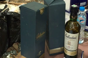 Tạm giữ hơn 1.700 chai rượu ngoại không rõ nguồn gốc