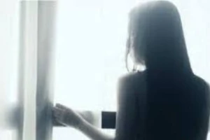 Thiếu nữ bị bạn trên Facebook tống tiền bằng 'ảnh nóng’