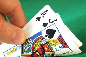 16 'quý bà' bị tạm giữ trên chiếu bạc