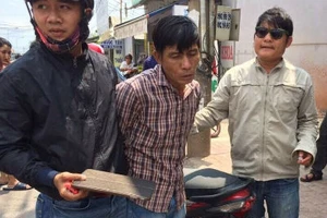 Âm thầm theo dõi, ‘hiệp sĩ' tóm gọn tên trộm ở phòng vé máy bay