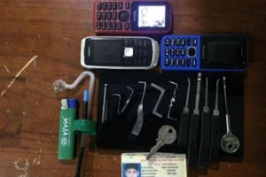 Bị truy bắt, nghi can dùng acid tấn công 'hiệp sĩ' 