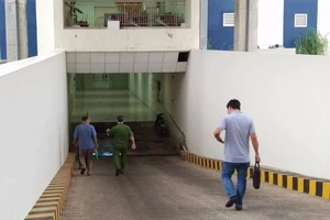 Công nhân chém chết quản đốc ngay cổng công ty