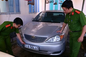Nhiều xe sang ở Bình Dương bị thu giữ vì giấy giả