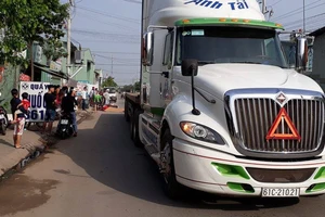 Nam thanh niên bị xe container cán chết thảm
