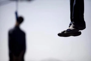 Một trưởng phòng Sở Công Thương nghi tự tử