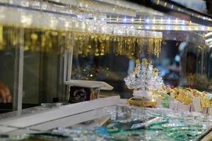 Dùng búa cướp tiệm vàng táo tợn giữa ban ngày