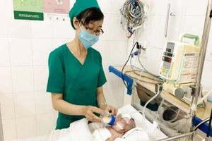Cứu sống trẻ sơ sinh bị thủng ruột