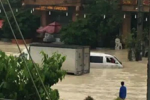 Đồng Nai: Mưa lớn ngập khủng khiếp, học sinh nghỉ học