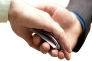 Đồng Nai: Bắt quả tang nhân viên địa chính nhận hối lộ