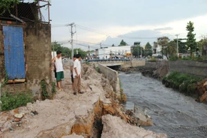 Phó chủ tịch TP Biên Hòa bị kỷ luật vì bờ kè sập đổ
