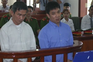 Đang xét xử vụ xà lan tông sập cầu Ghềnh