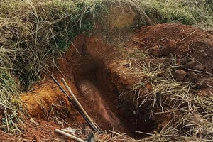 Bình Dương: Quả bom cả tấn sau cư xá giáo viên