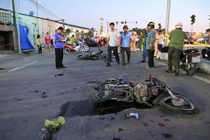 Mới: Đã khởi tố vụ xe khách tông chết 2 đứa trẻ