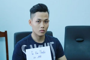 Đang ngồi nhậu với bạn gái bị 'tình địch' đâm chết