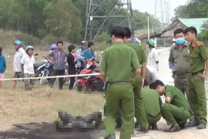 Bình Dương: Thi thể một phụ nữ cháy đen ở bãi đất trống