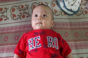 Bé trai 3 tháng tuổi bị bỏ rơi gần nhà thờ ở Đồng Nai