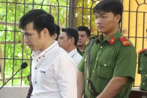 Đâm người ở chợ rồi giết chủ tiệm thuốc Tây