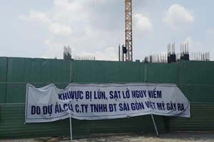 Xây chung cư cao tầng làm sạt lở đường, nứt nhà dân