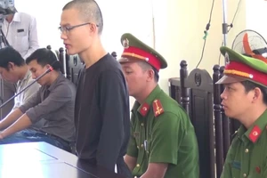 Nhân viên trung tâm y tế in 3.300 tờ rơi chống phá Nhà nước